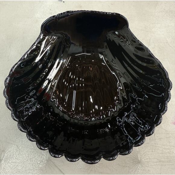 Vintage ARCOPAL France BLACK GLASS Clam SHELL Coquillage Salad Dessert Bowl 6" - Picture 1 of 3